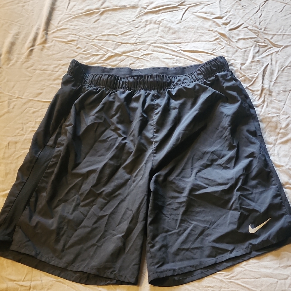 Nike Men's Dark Gray Athletic Shorts